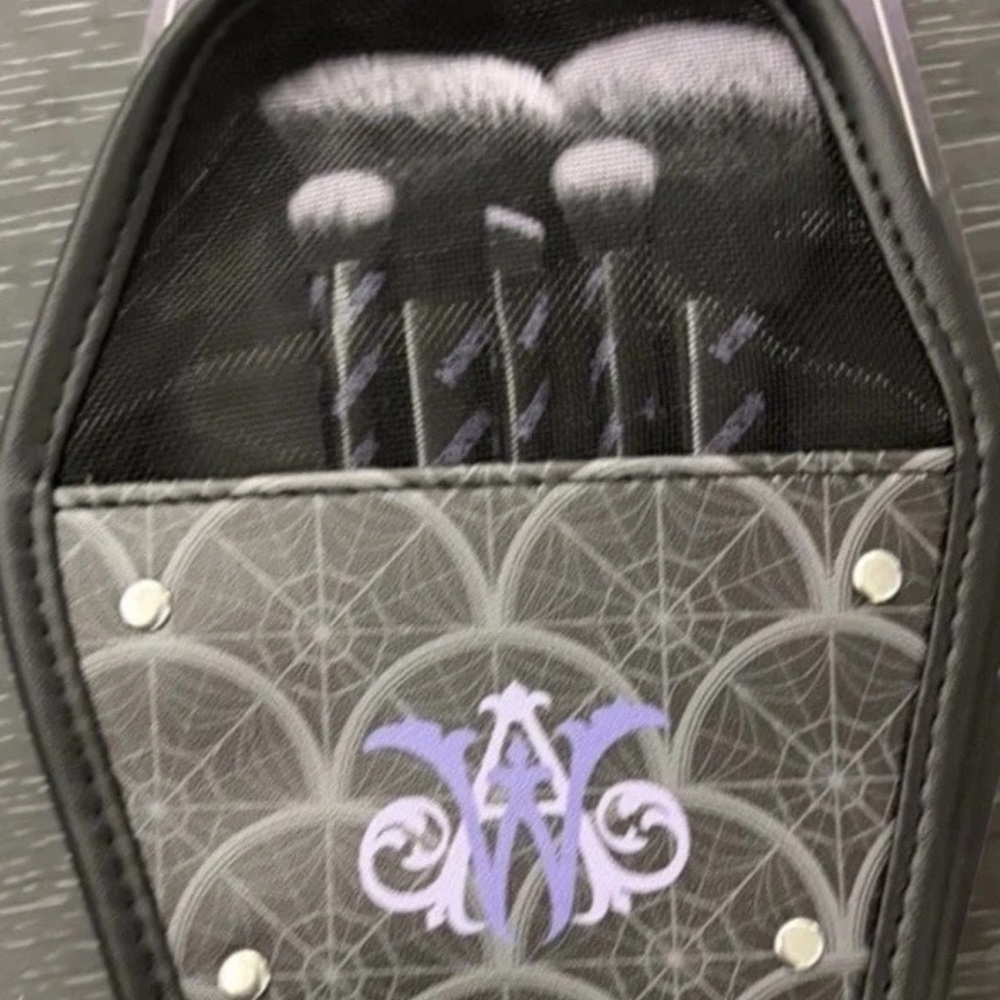 Wednesday X Primark Makeup Brush Set - Black and Purple - Picture 2 of 4